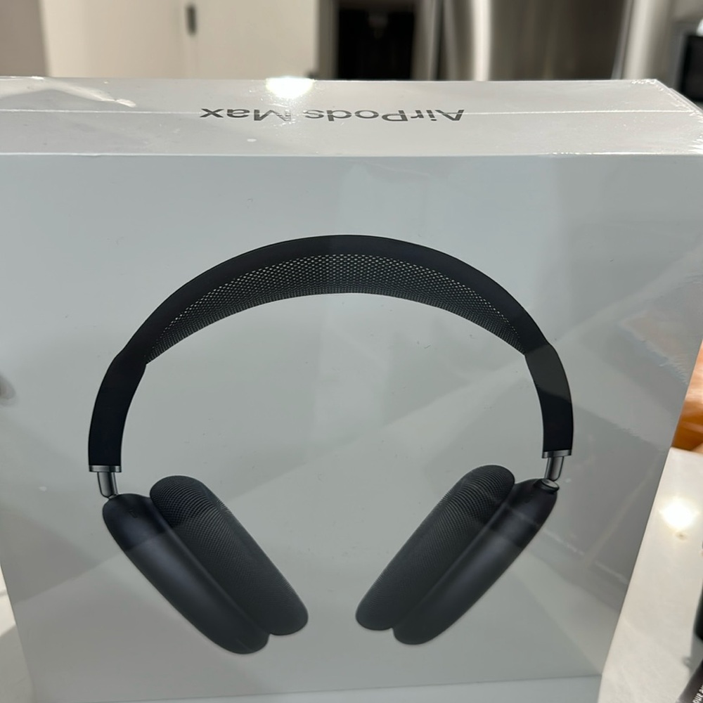 NIB Apple AirPods Max